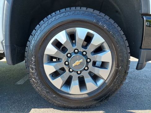 Used 2022 Chevrolet Silverado 2500 Custom w/ Custom Value Package AWD/4WD image 29