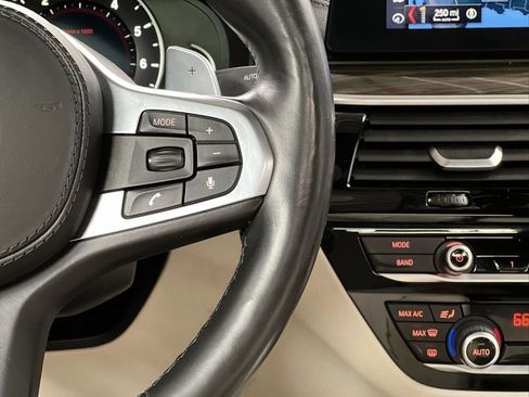 Used 2018 BMW M550i xDrive image 27