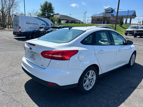 Used 2018 Ford Focus SE image 5