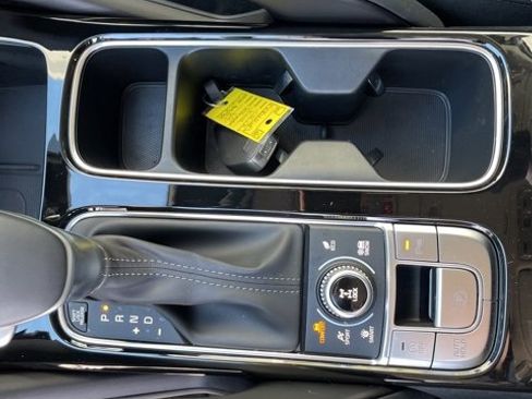 Certified 2024 Kia Telluride EX w/ EX Captain's Chair Package image 13