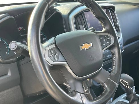 Used 2022 Chevrolet Colorado LT RWD image 7