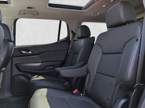Used 2023 GMC Acadia SLT AWD/4WD image 17