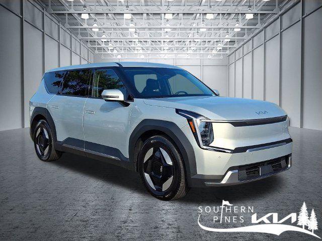 Certified 2024 Kia EV9 Light Long Range RWD image 1