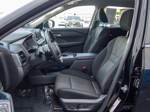 Used 2024 Nissan Rogue SV FWD image 13