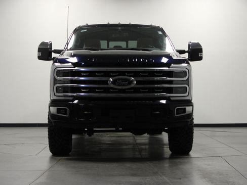Used 2023 Ford F250 Platinum w/ Tremor Off-Road Package AWD/4WD image 9
