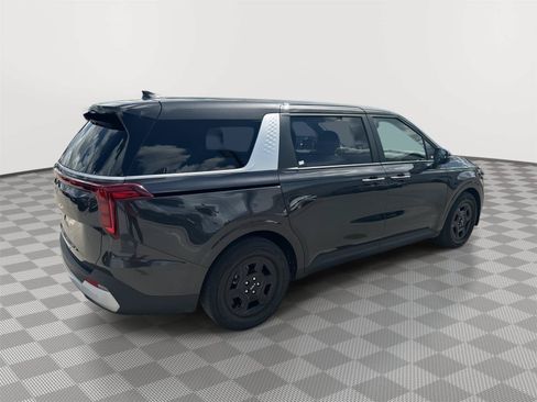 Used 2026 Kia Carnival FWD image 5