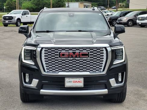 Used 2021 GMC Yukon XL Denali w/ Denali Premium Package AWD/4WD image 3