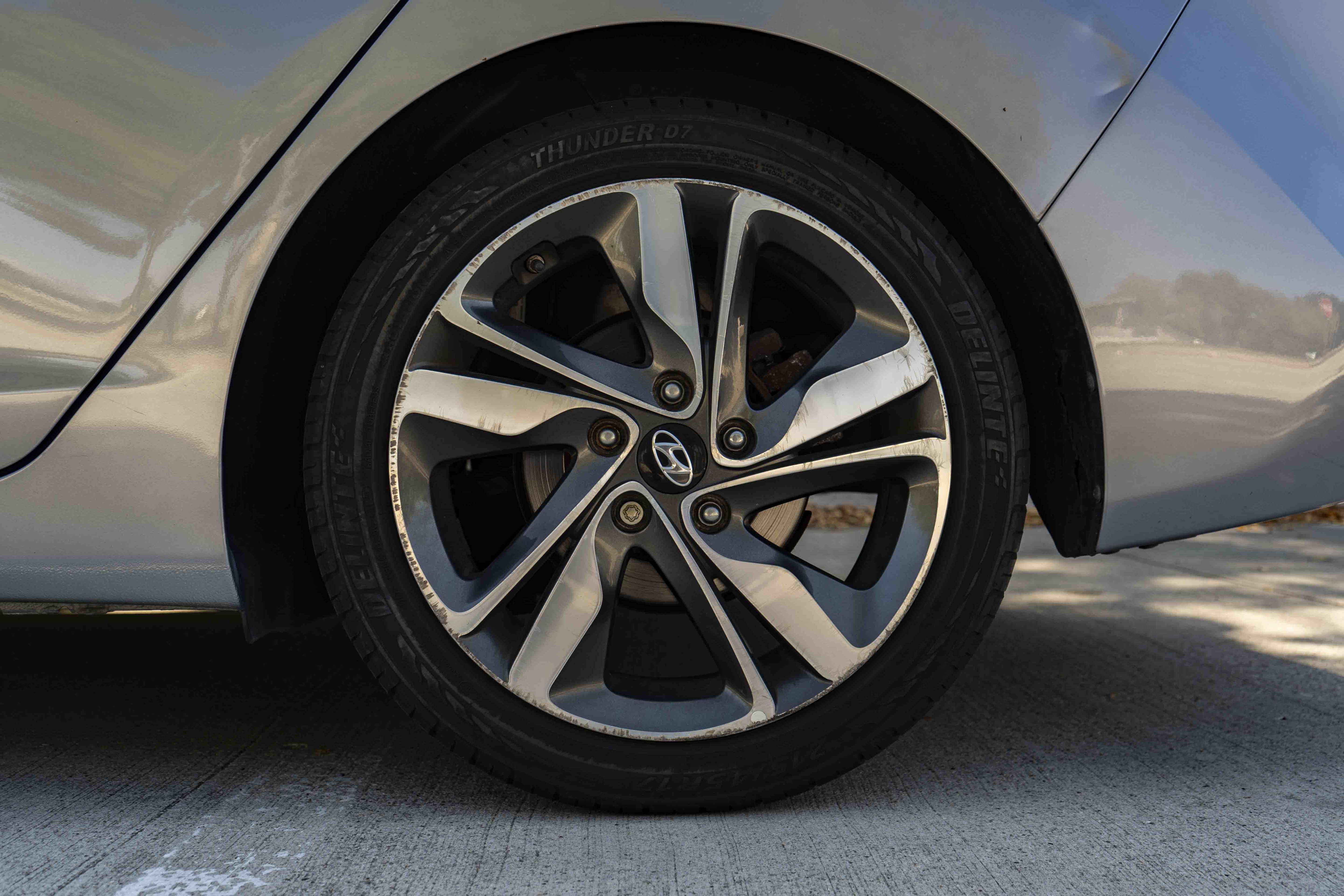 Used 2016 Hyundai Elantra Limited FWD image 15