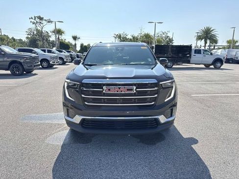 Used 2025 GMC Acadia Elevation w/ Elevation Premium Package FWD image 8