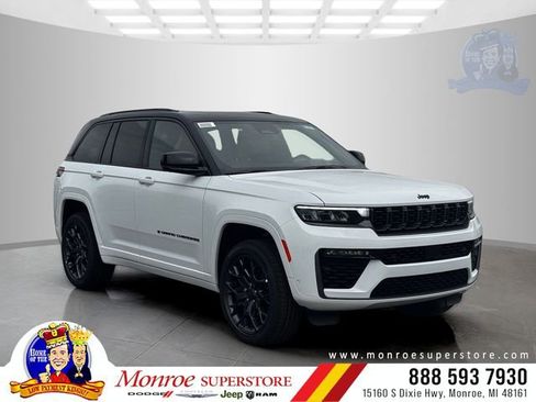 New 2026 Jeep Grand Cherokee Summit AWD/4WD image 1