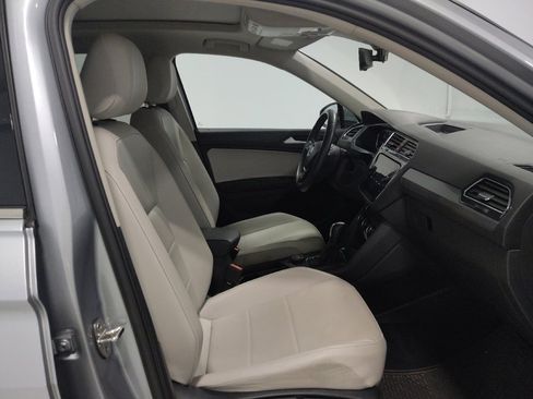 Used 2021 Volkswagen Tiguan SEL w/ 3rd Row Seat Package image 21