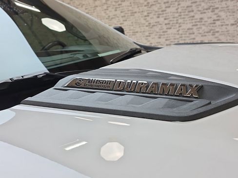 Used 2021 Chevrolet Silverado 2500 LT w/ Z71 Off-Road Package image 9