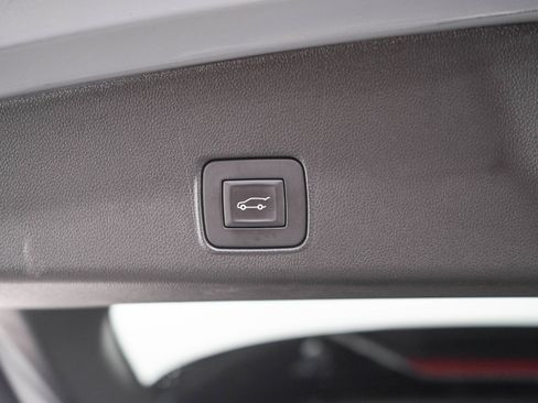 Used 2024 Chevrolet TrailBlazer LT w/ Convenience Package AWD/4WD image 18