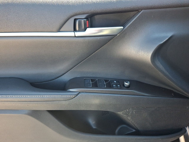 Used 2024 Toyota Camry XSE FWD image 12
