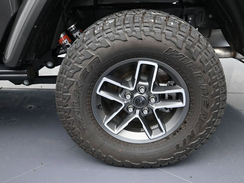 New 2025 Jeep Gladiator Mojave image 10