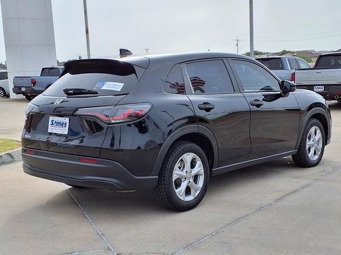 Certified 2025 Honda HR-V LX image 7