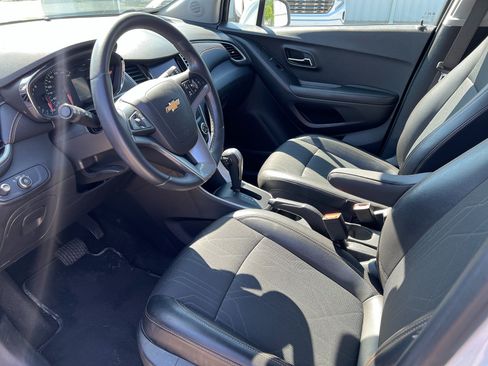 Used 2021 Chevrolet Trax LT w/ Driver Confidence Package AWD/4WD image 10