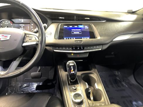 Used 2020 Cadillac XT4 Premium Luxury image 11