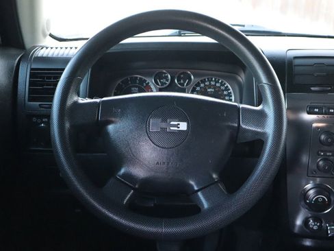 Used 2006 HUMMER H3 w/ Chrome Appearance Package image 18