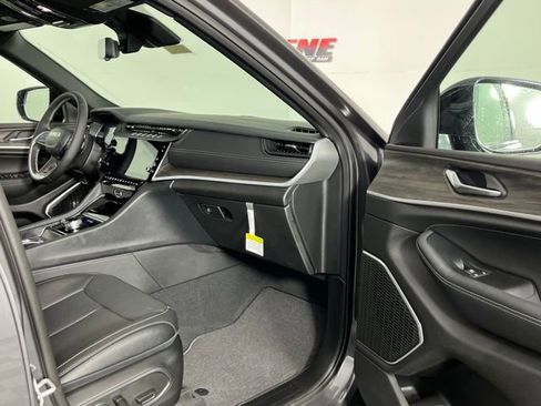 New 2026 Jeep Grand Cherokee L Limited image 34