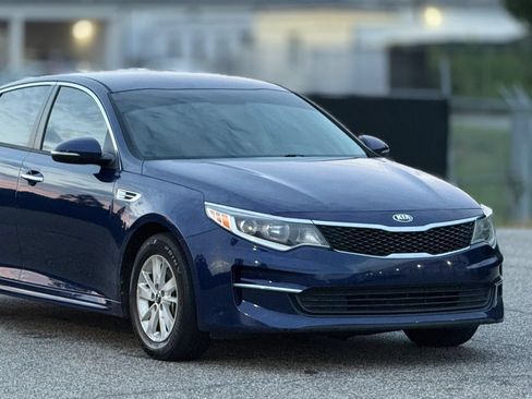Used 2018 Kia Optima LX FWD image 15