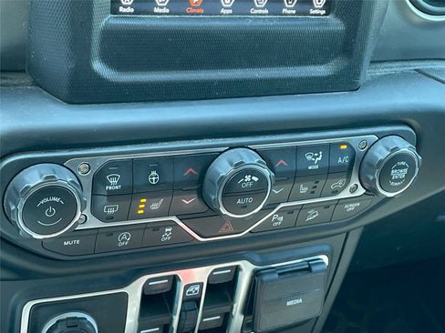 Used 2020 Jeep Wrangler Unlimited Sport AWD/4WD image 16