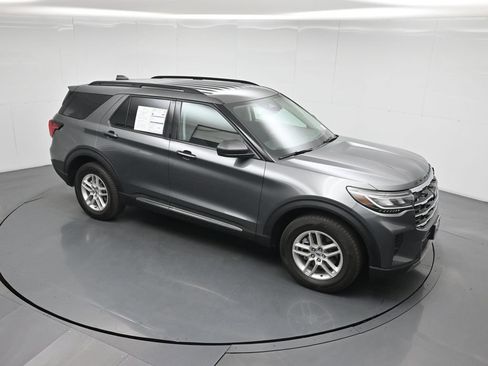Certified 2025 Ford Explorer Active AWD/4WD image 38