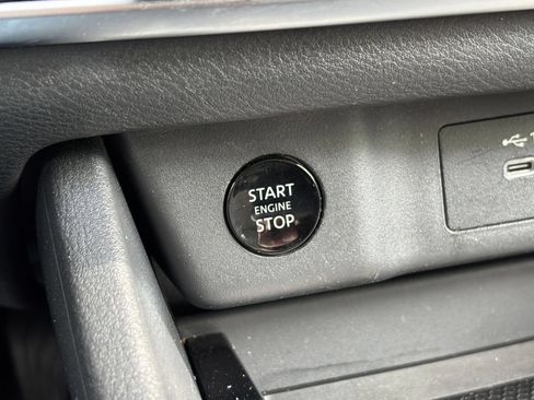 Used 2025 Nissan Rogue SV FWD image 20