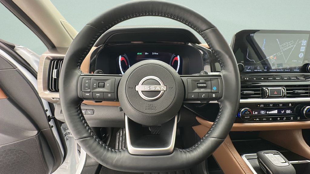 Used 2025 Nissan Pathfinder Platinum AWD/4WD image 16