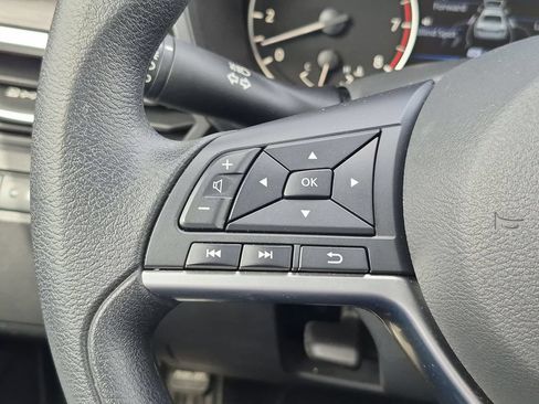 Used 2025 Nissan Altima 2.5 SV FWD image 17