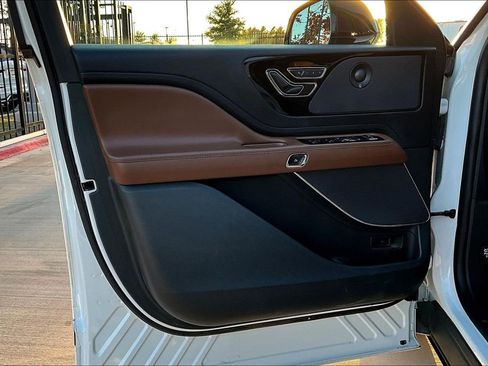 Used 2023 Lincoln Aviator Grand Touring w/ Class IV Trailer Tow Package image 23