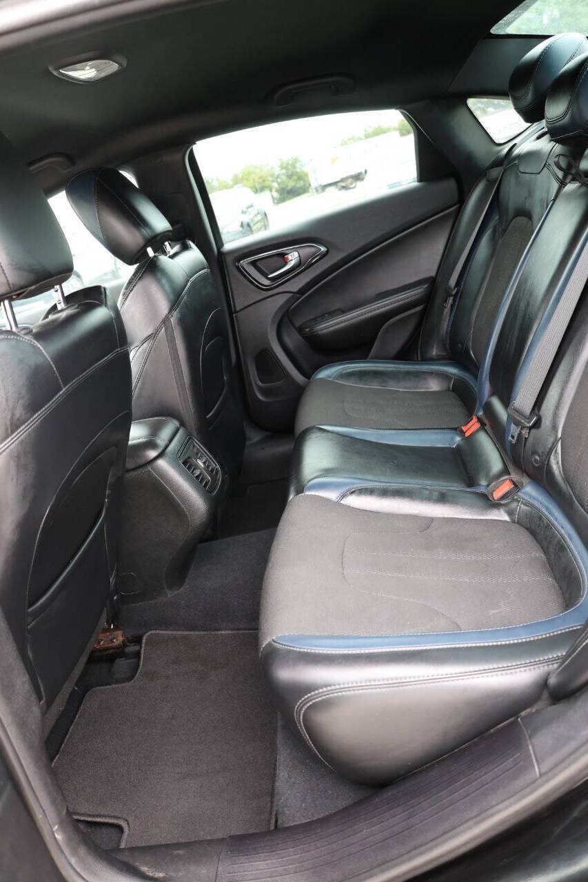 Used 2015 Chrysler 200 S w/ Navigation & Sound Group I FWD image 17