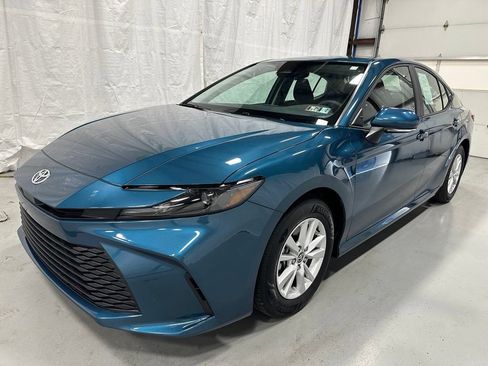 Used 2026 Toyota Camry LE FWD image 3