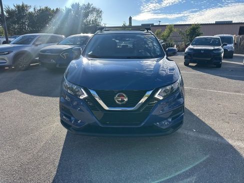 Used 2020 Nissan Rogue Sport SV image 3