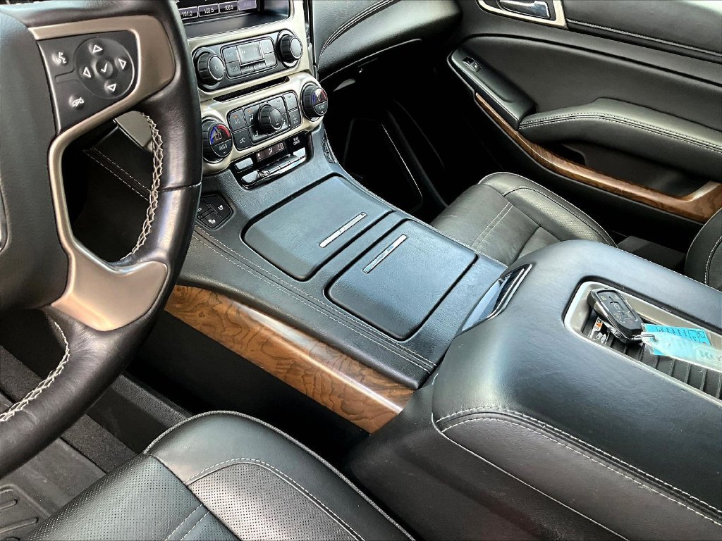 Used 2019 GMC Yukon Denali w/ Denali Ultimate Black Edition AWD/4WD image 20