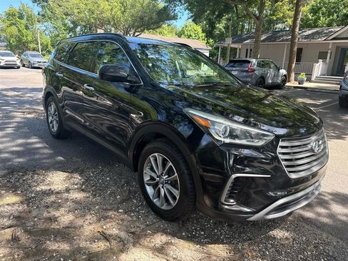 Used 2017 Hyundai Santa Fe SE FWD image 7