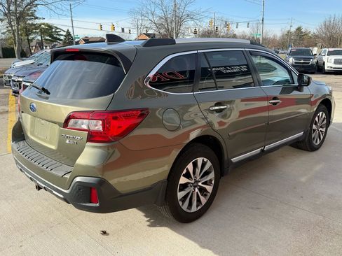 Used 2019 Subaru Outback 3.6R Touring image 3
