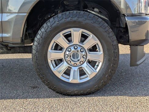 Used 2022 Ford F150 Lariat w/ FX4 Off-Road Package image 9