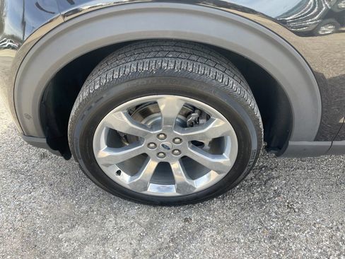 Used 2020 Ford Explorer Platinum w/ Premium Technology Package image 33