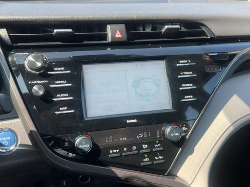 Used 2020 Toyota Camry LE w/ Fleet Convenience Package FWD image 20