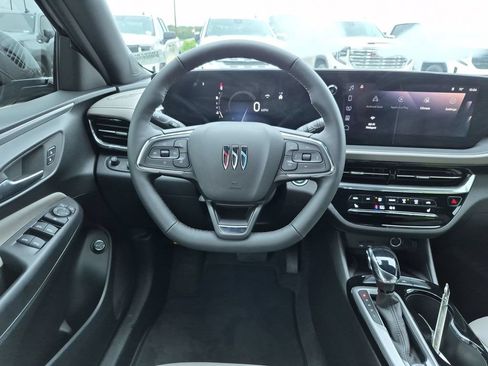 New 2026 Buick Envista Avenir FWD image 32