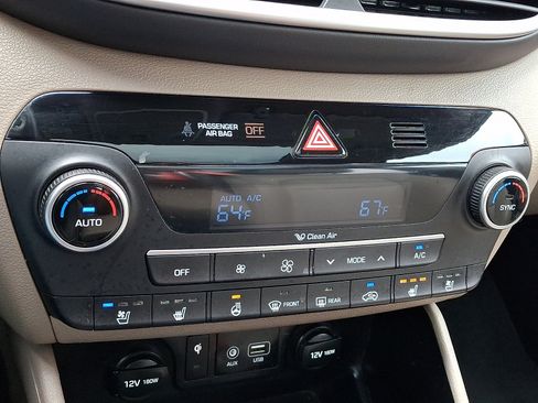 Used 2019 Hyundai Tucson Ultimate w/ Cargo Package FWD image 18