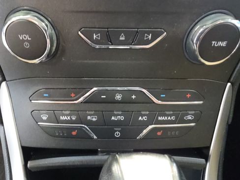 Used 2017 Ford Edge SEL w/ Equipment Group 201A AWD/4WD image 23