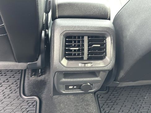 Used 2023 Volkswagen Tiguan SE FWD image 27