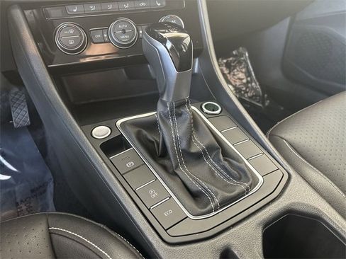 Used 2024 Volkswagen Jetta SE image 26