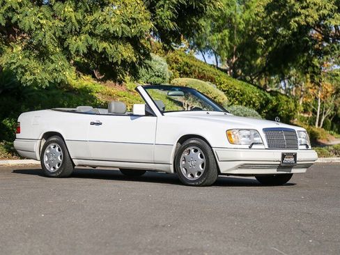 Used 1995 Mercedes-Benz E 320 Convertible image 15