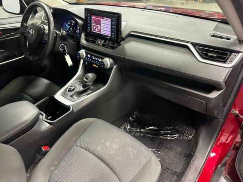 Used 2022 Toyota RAV4 LE image 22