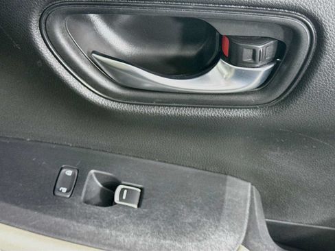 Used 2024 Honda HR-V EX-L image 18
