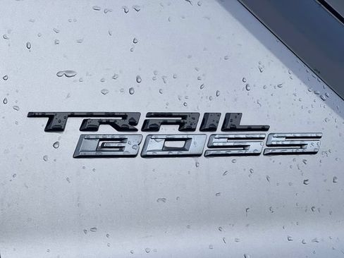 Used 2026 Chevrolet Silverado EV Trail Boss w/ Premium Package AWD/4WD image 2