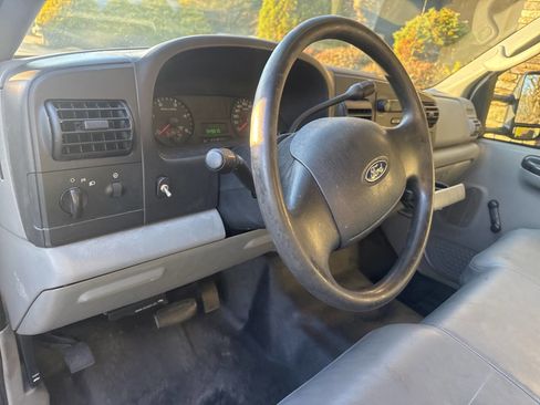 Used 2006 Ford F350 Lariat image 32